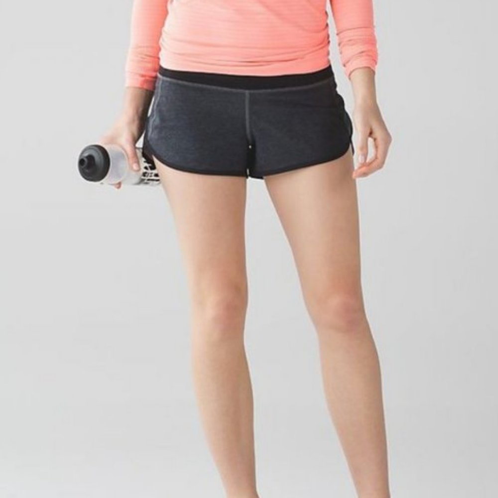 LULULEMON Speed Short Heathered Black/Very Light Flare 6